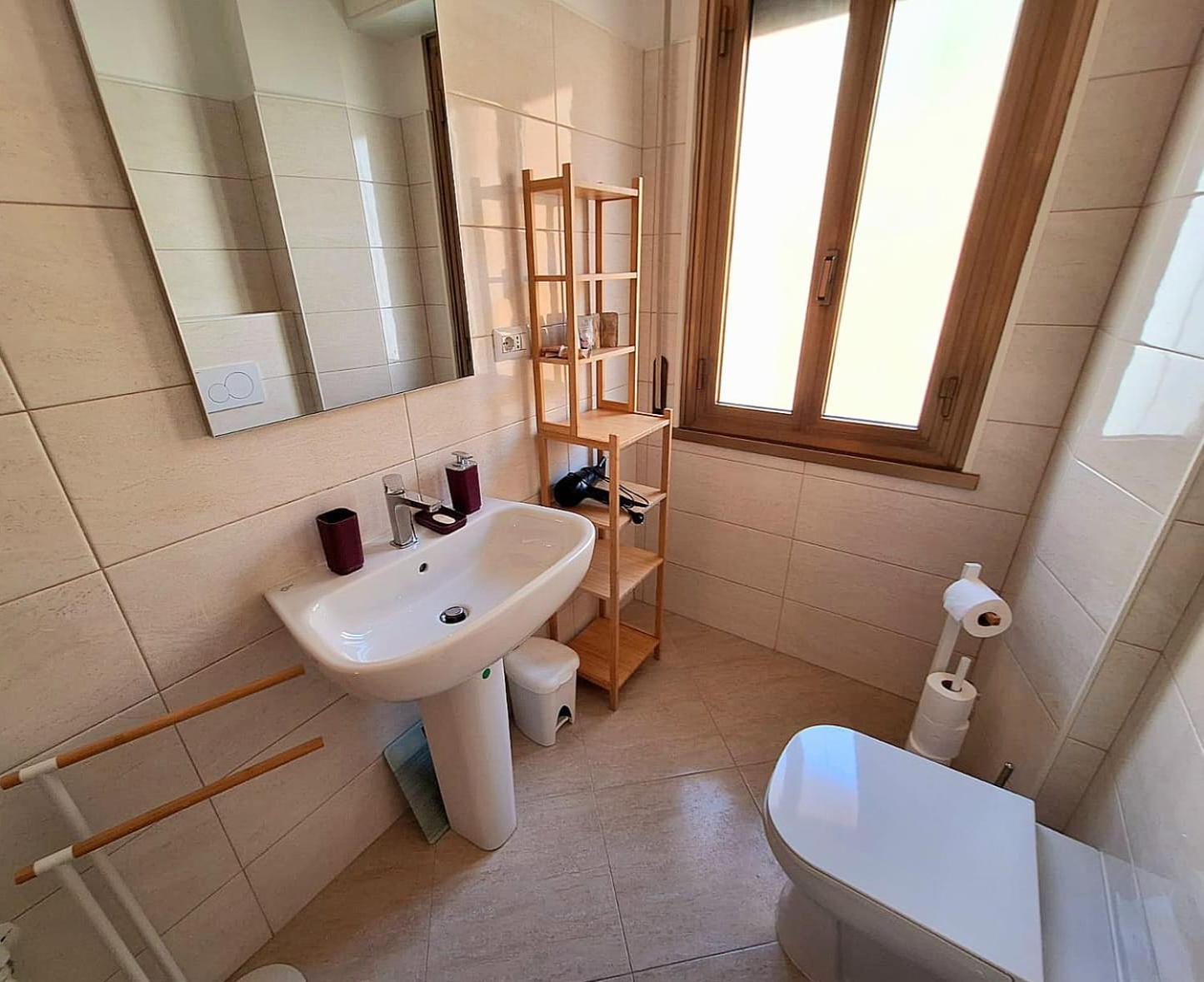 Apartment Casa Macondo Vicino Metro A Rom